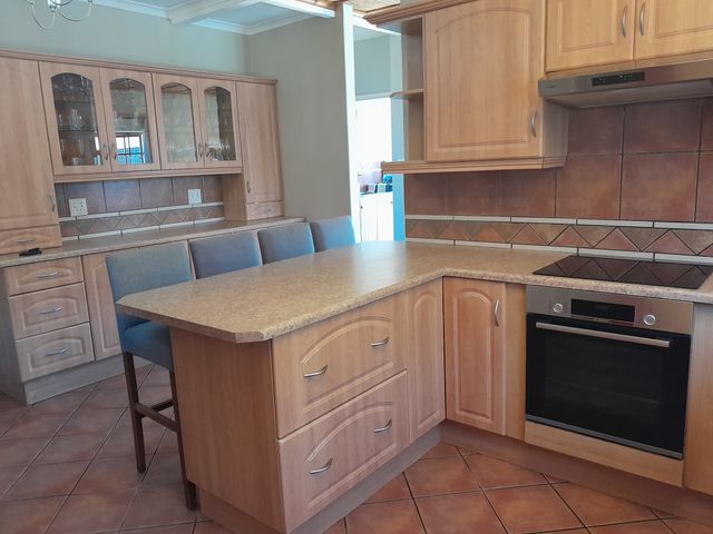 4 Bedroom Property for Sale in Albertinia Western Cape